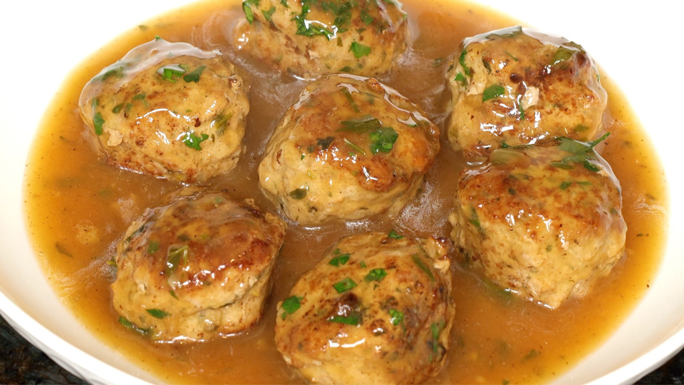 Juicy Meatballs in Lemon Sauce